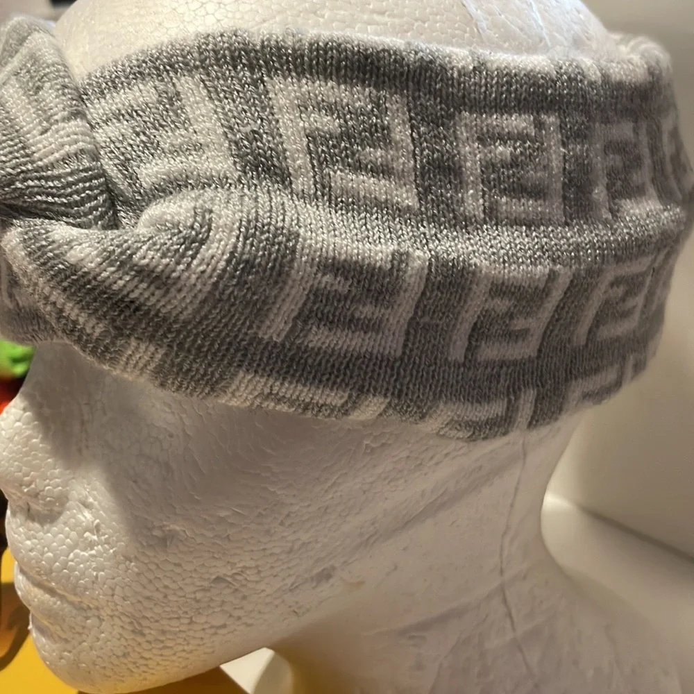 NWT grey and white headband